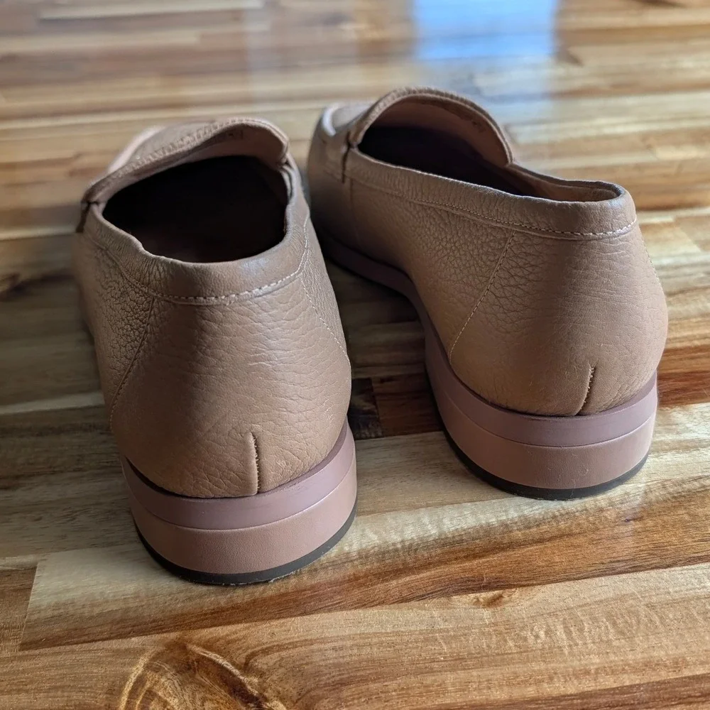 Vionic Sellah Tan Pebbled Leather Penny Loafers Comfort Shoes Women's Size 10